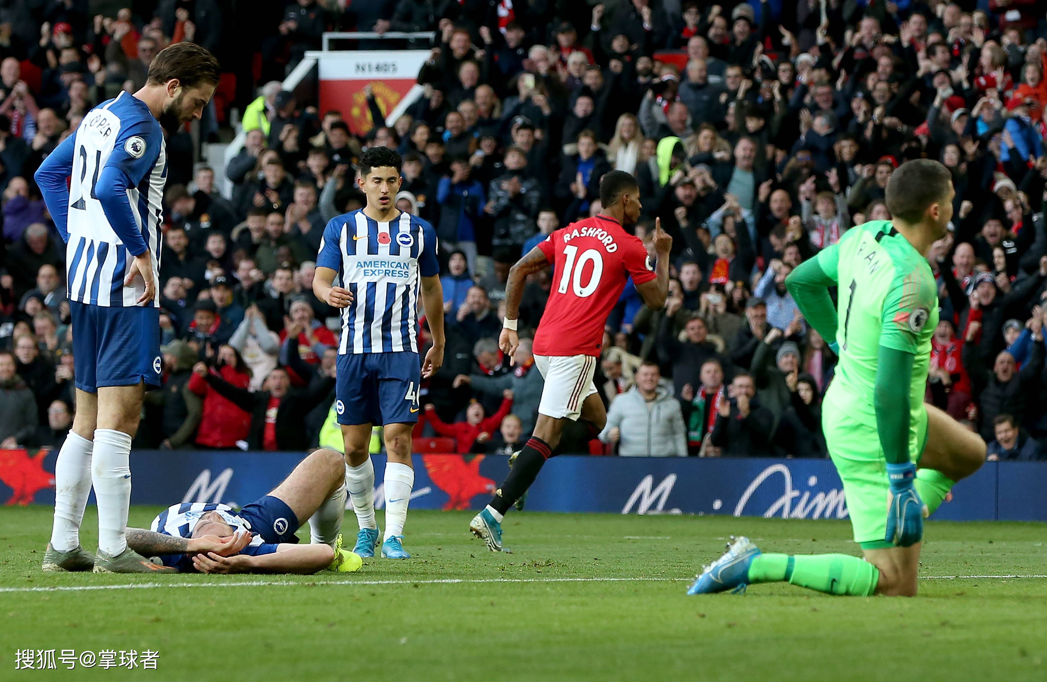 成鲜明对比 成鲜明对比